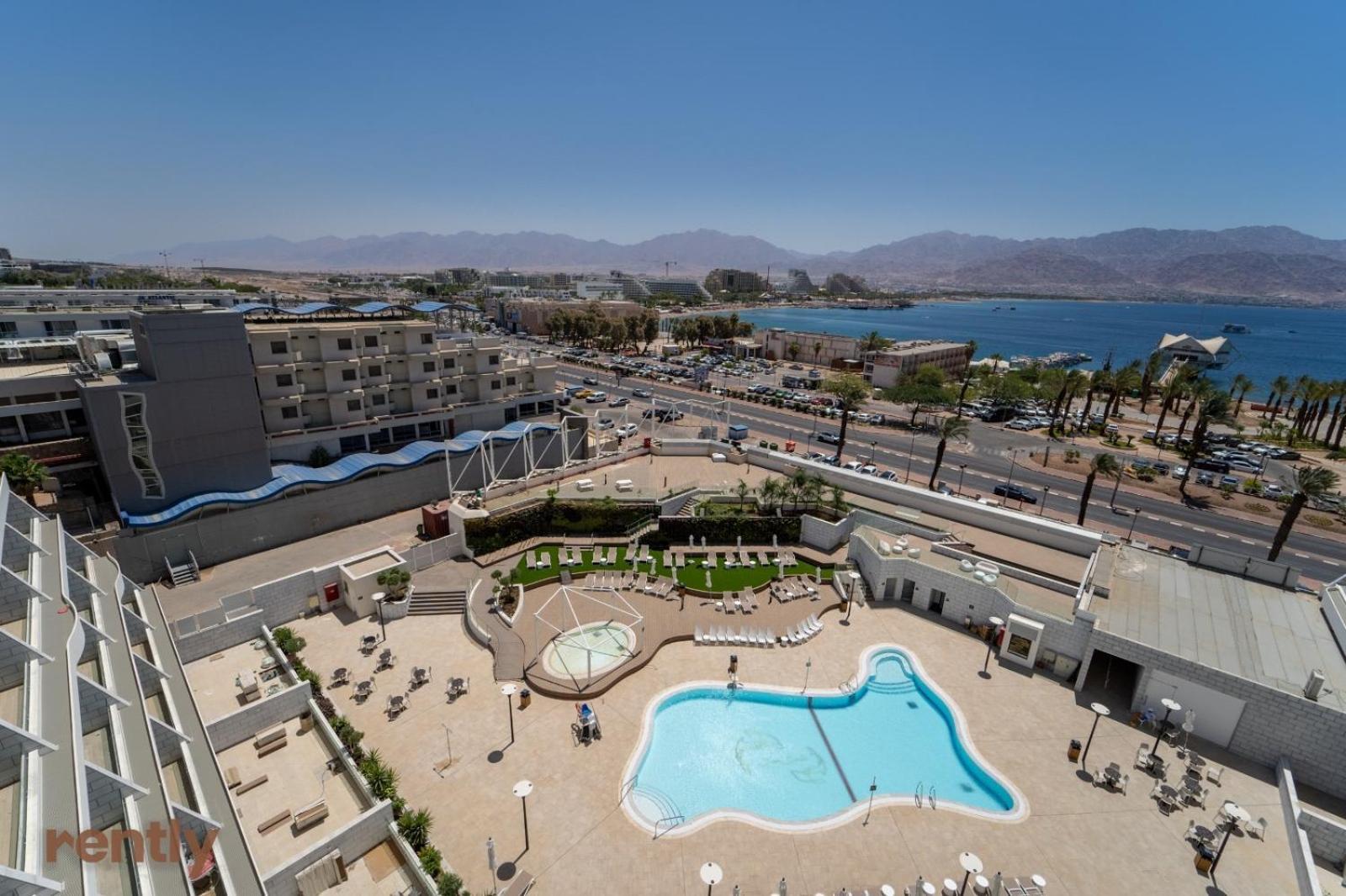 Luxury And At Sea Side By Rently Apartment