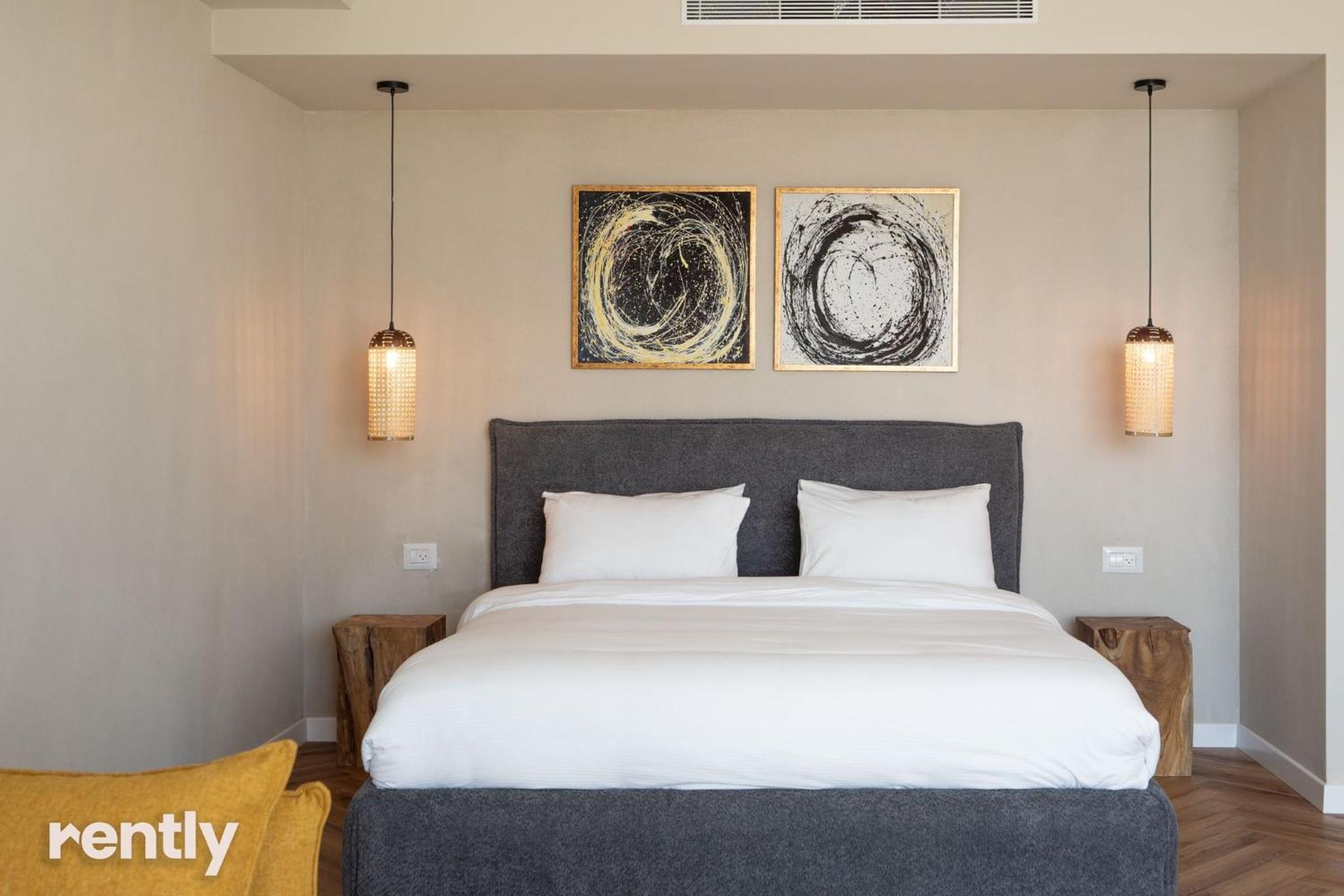 Luxury And At Sea Side By Rently Apartment