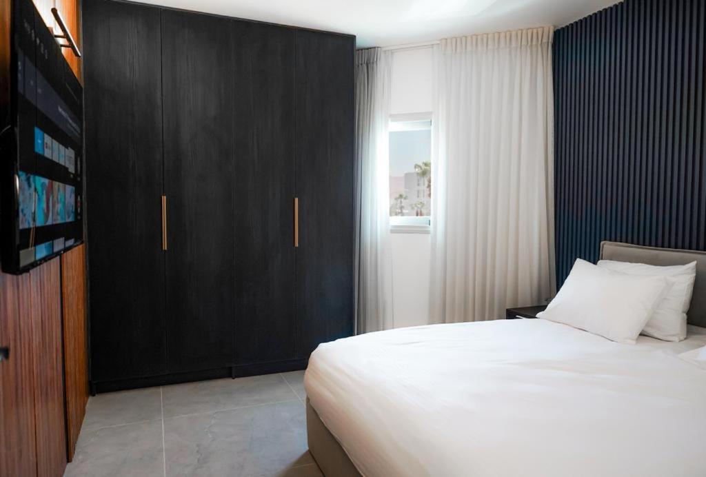 Apartment Luxury And At Sea Side By Rently