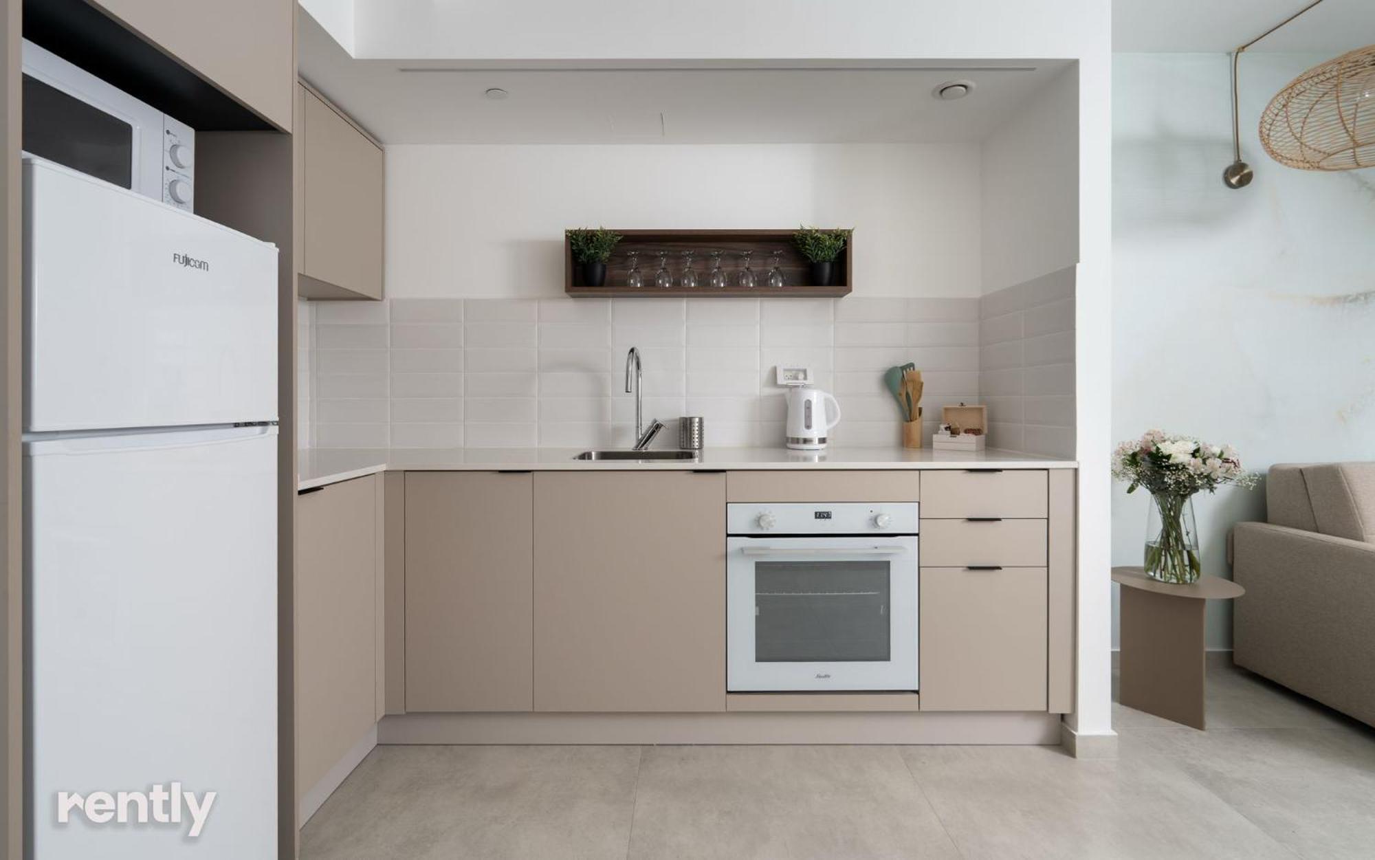 Apartment Luxury And At Sea Side By Rently