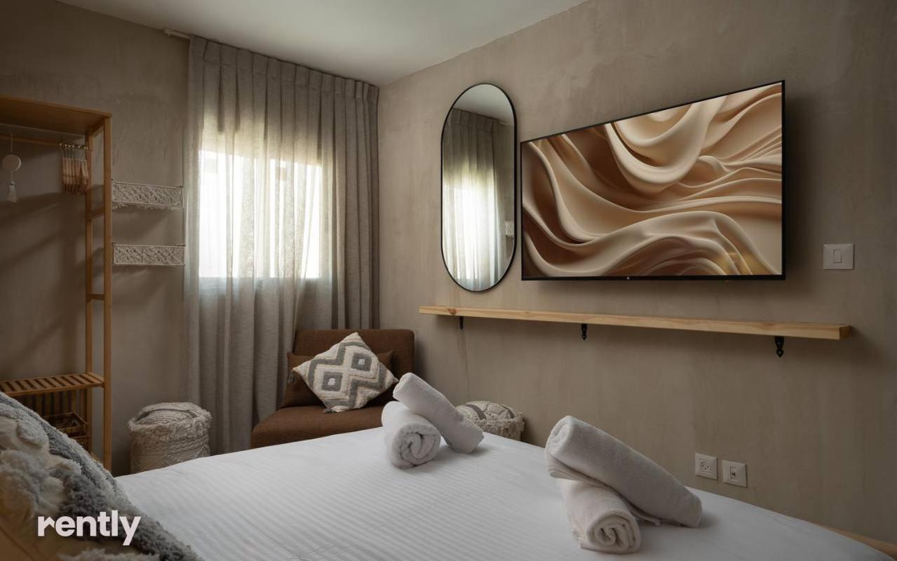 Luxury And At Sea Side By Rently Apartment